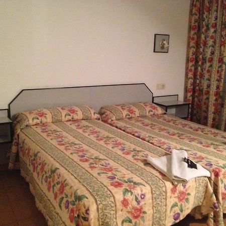 Riudarenes Motel La Entrada חדר תמונה