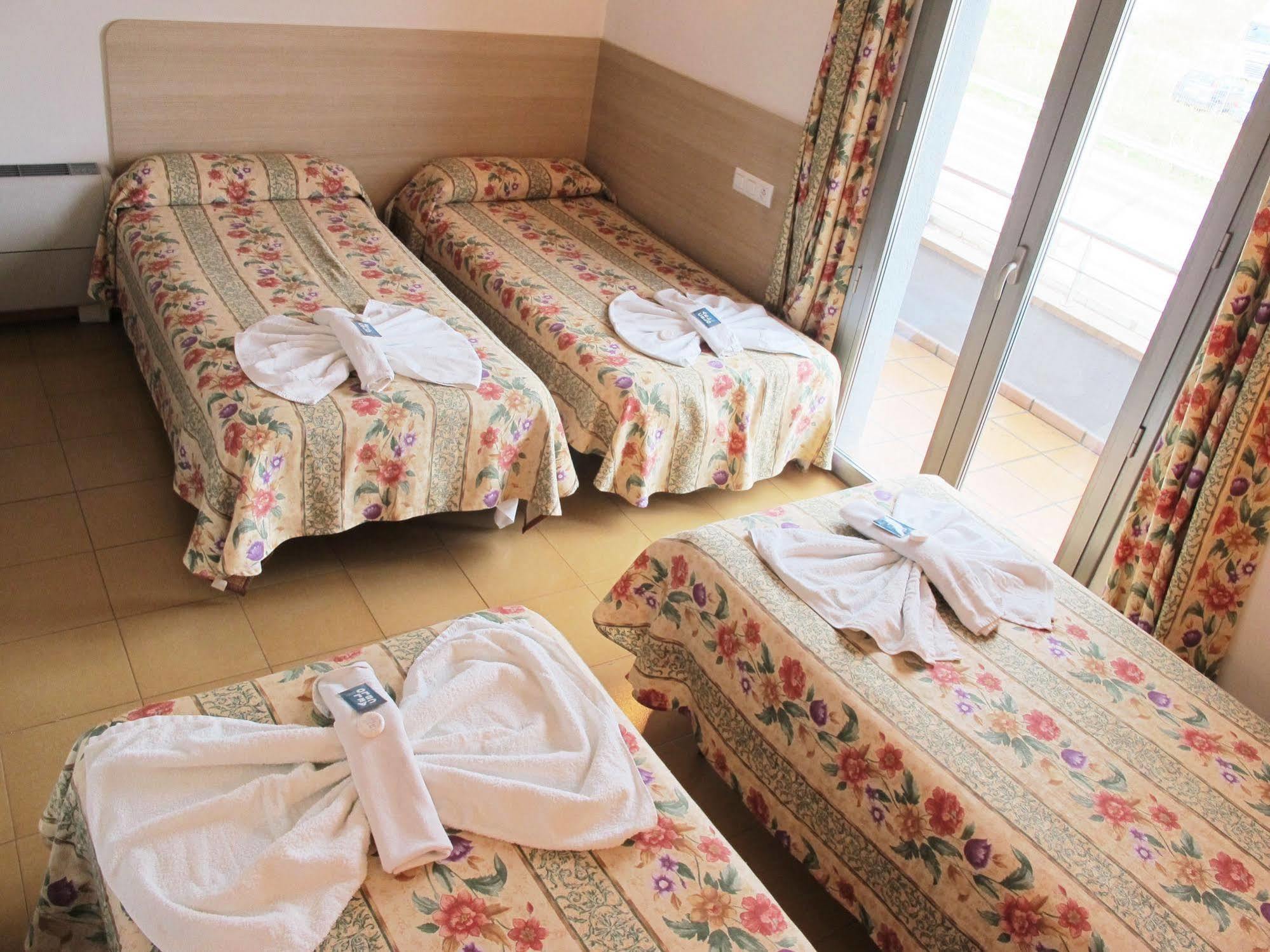 Riudarenes Motel La Entrada מראה חיצוני תמונה