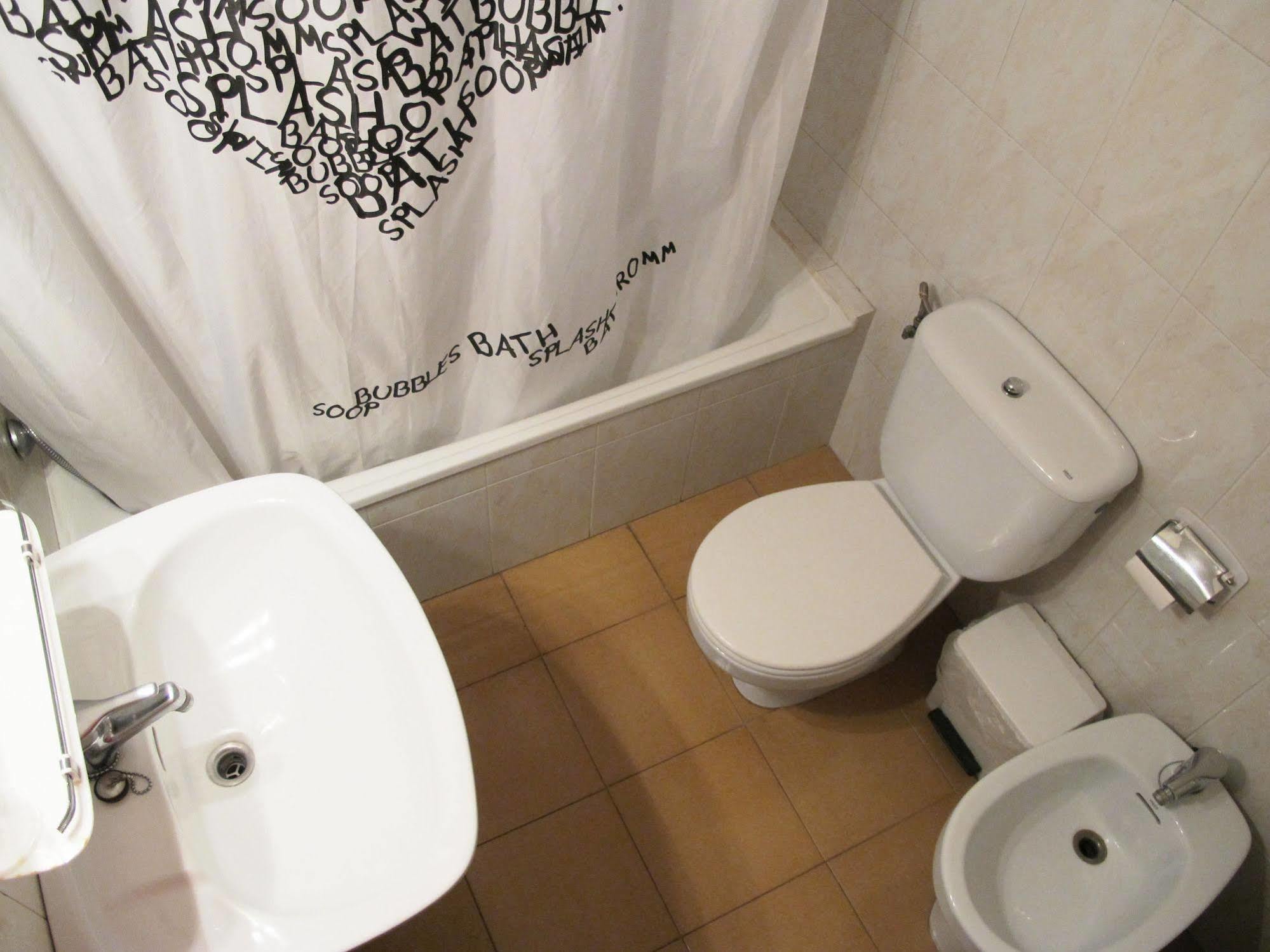 Riudarenes Motel La Entrada מראה חיצוני תמונה