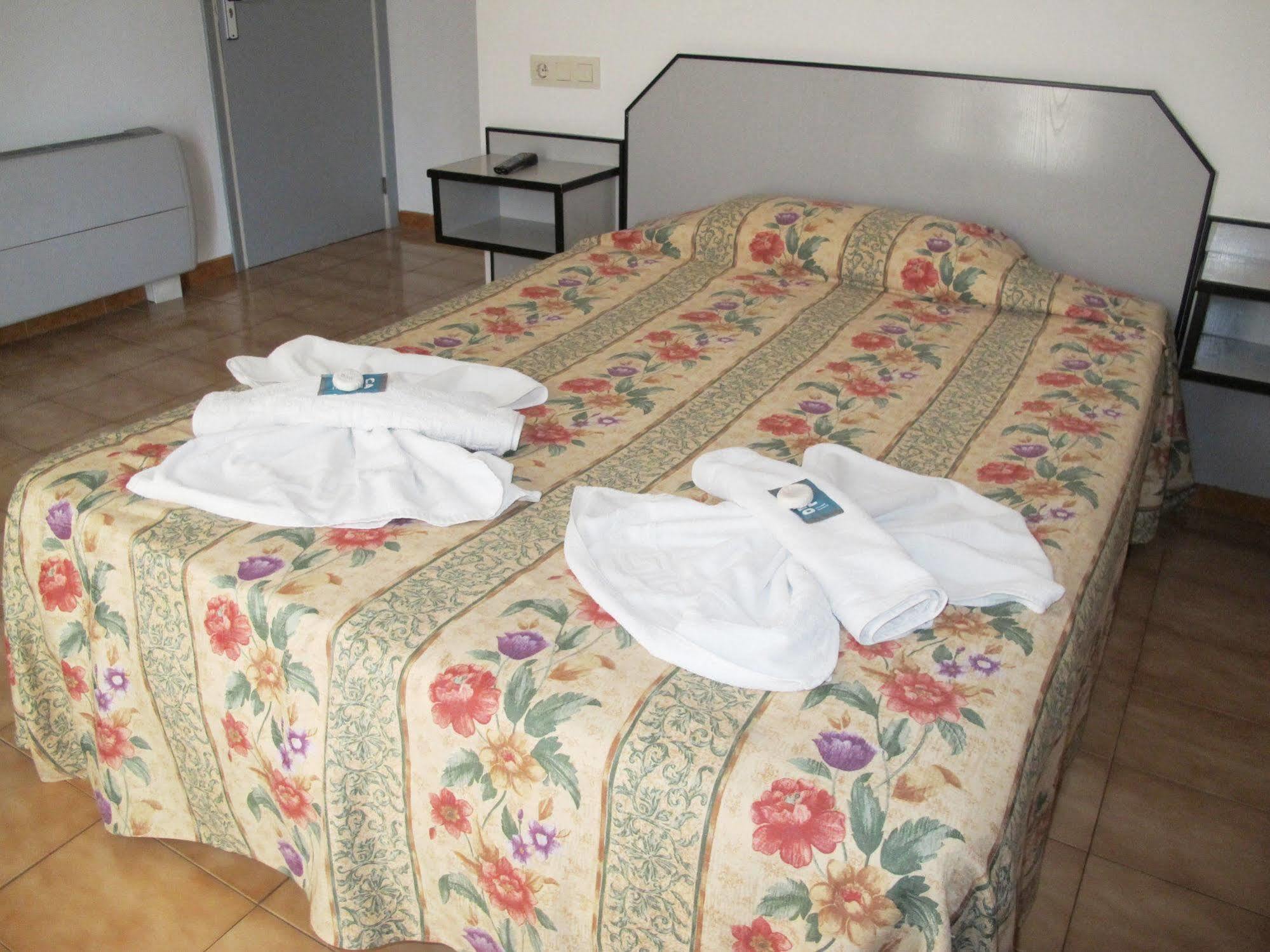 Riudarenes Motel La Entrada מראה חיצוני תמונה