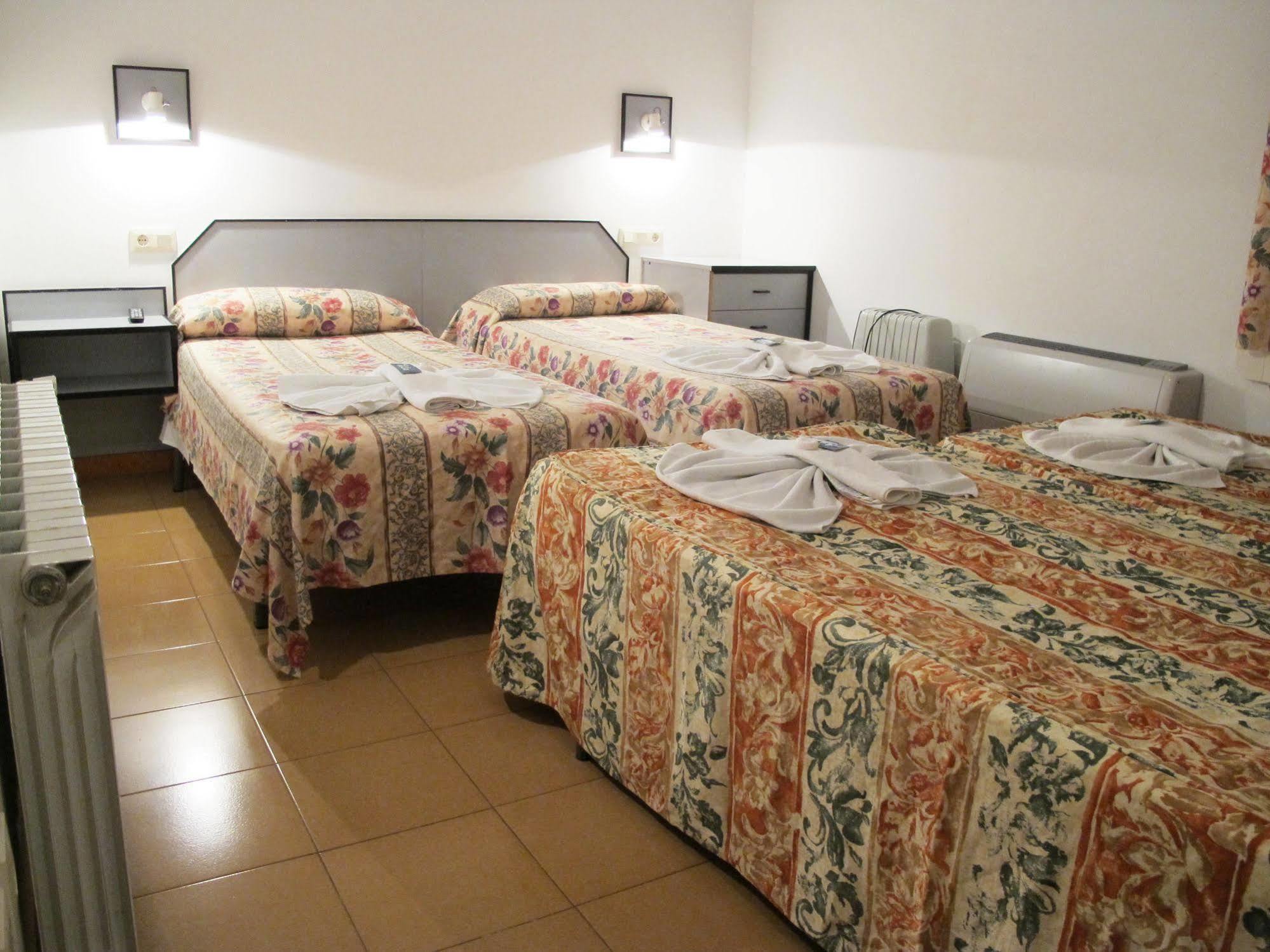 Riudarenes Motel La Entrada מראה חיצוני תמונה
